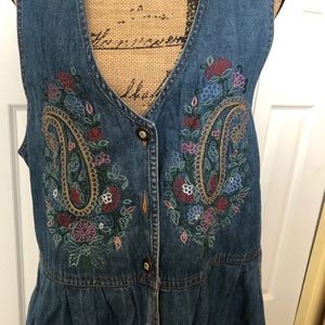 Embroidered sleeveless denim dress